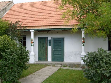 svab_lakohaz.jpg